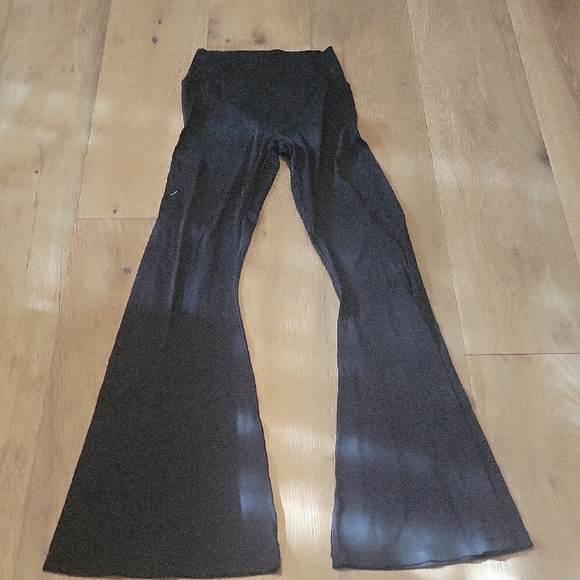 Aerie Black Flaired Leggings Size Medium - Picture 1 of 5